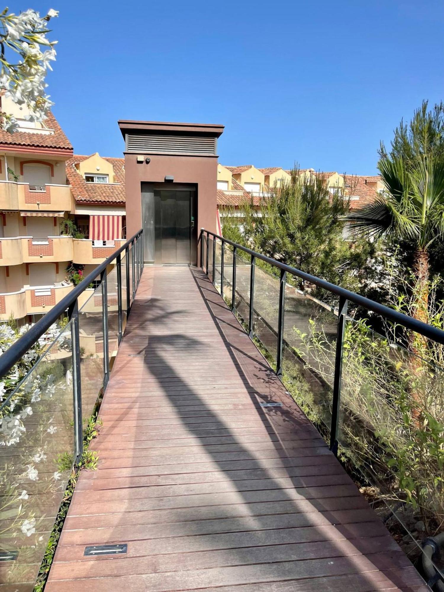 El Coloso De Steram Flats بينالماذينا المظهر الخارجي الصورة